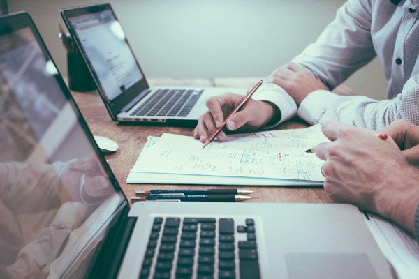 AI 導入愈多，效率反而愈差？企業真正該改的不是工具，而是工作流程